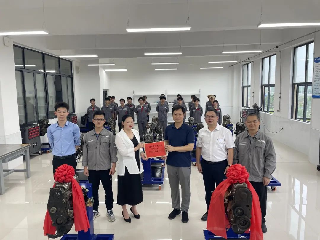 广西桂物机电集团有限公司向公司伟德国际1946娱乐捐赠教学设备